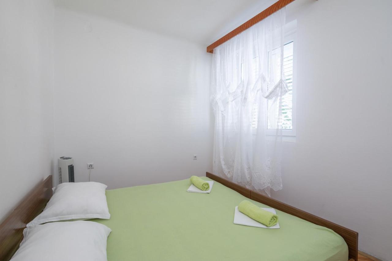 Duće Beach Apartments "Bili Cvitak" מראה חיצוני תמונה