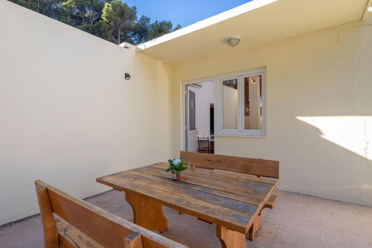 Duće Beach Apartments "Bili Cvitak" מראה חיצוני תמונה