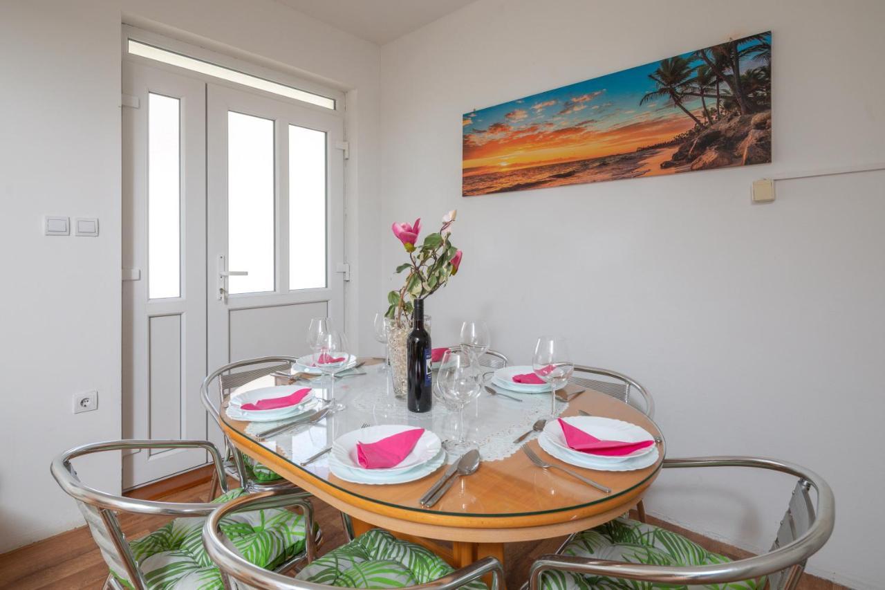 Duće Beach Apartments "Bili Cvitak" מראה חיצוני תמונה