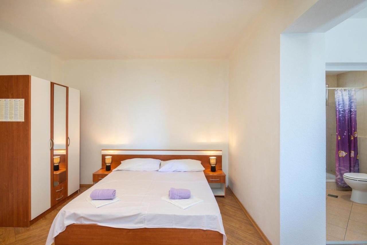 Duće Beach Apartments "Bili Cvitak" מראה חיצוני תמונה