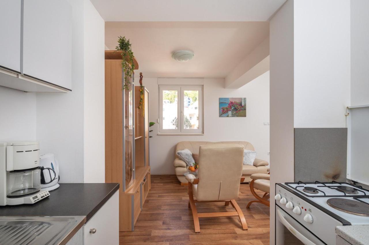 Duće Beach Apartments "Bili Cvitak" מראה חיצוני תמונה