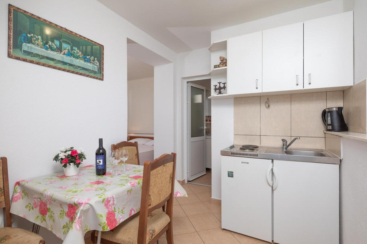 Duće Beach Apartments "Bili Cvitak" מראה חיצוני תמונה