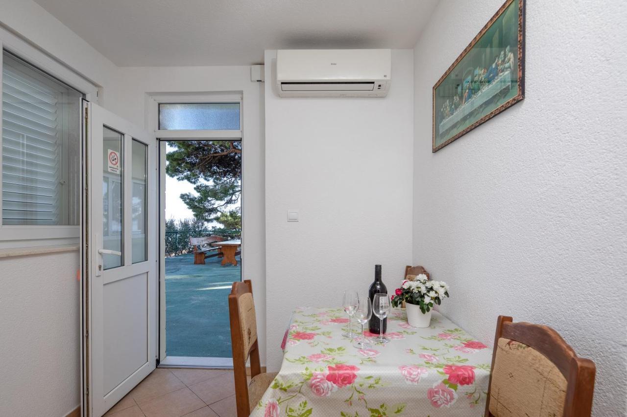 Duće Beach Apartments "Bili Cvitak" מראה חיצוני תמונה